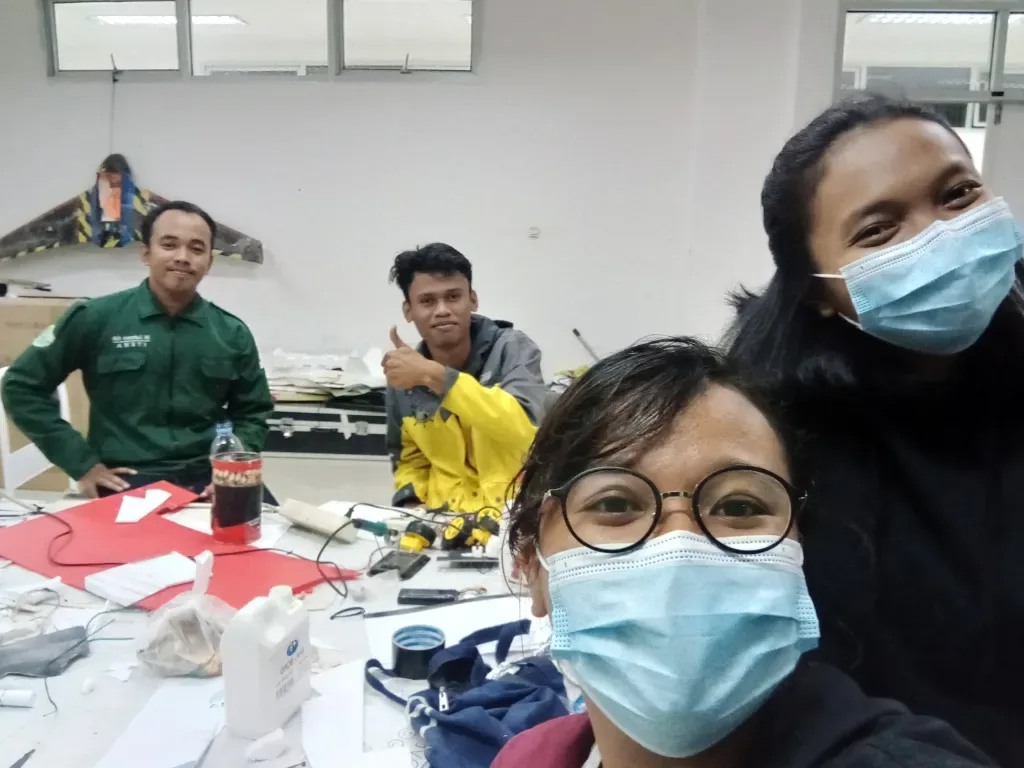 Komunitas maker berkolaborasi di IDN Maker Space